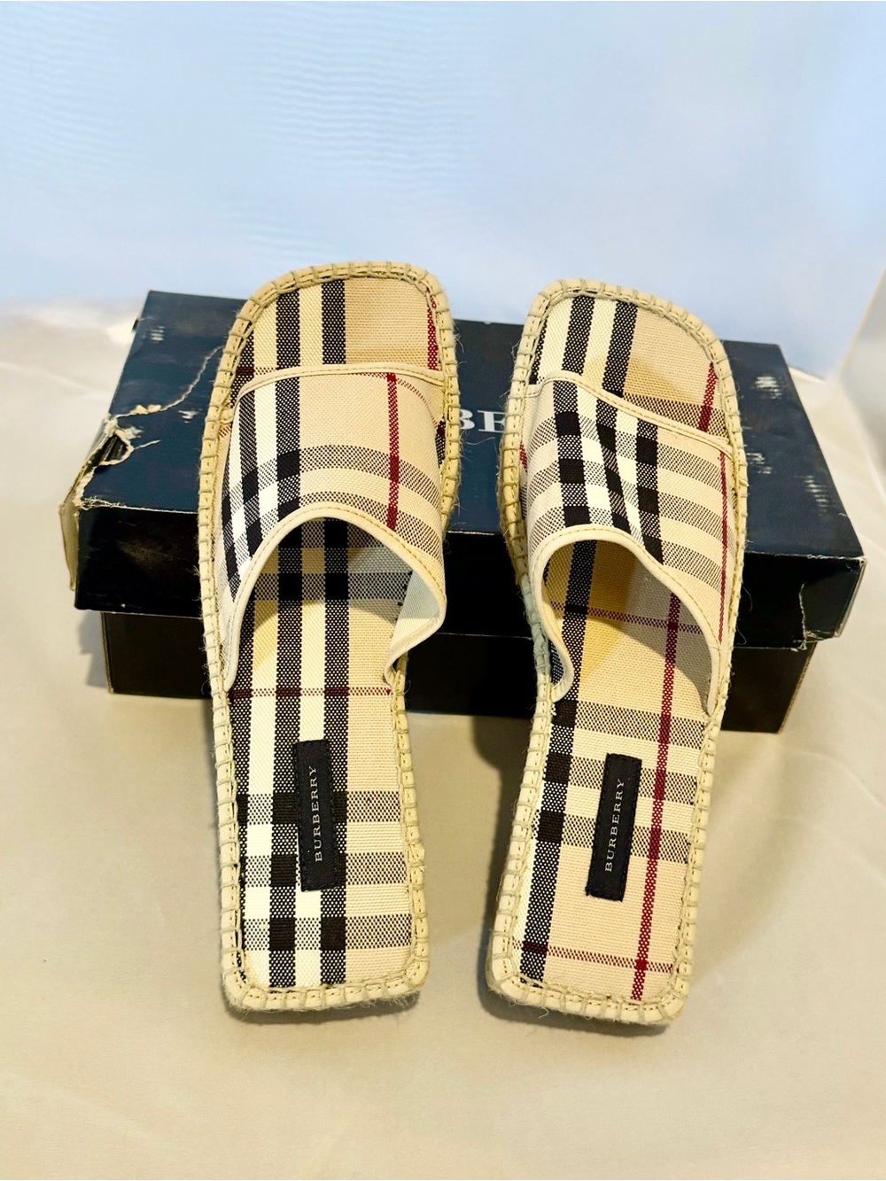 Authentic Burberry Check Plaid Espadrille Slide Sandals
Size: 9.5 / 40